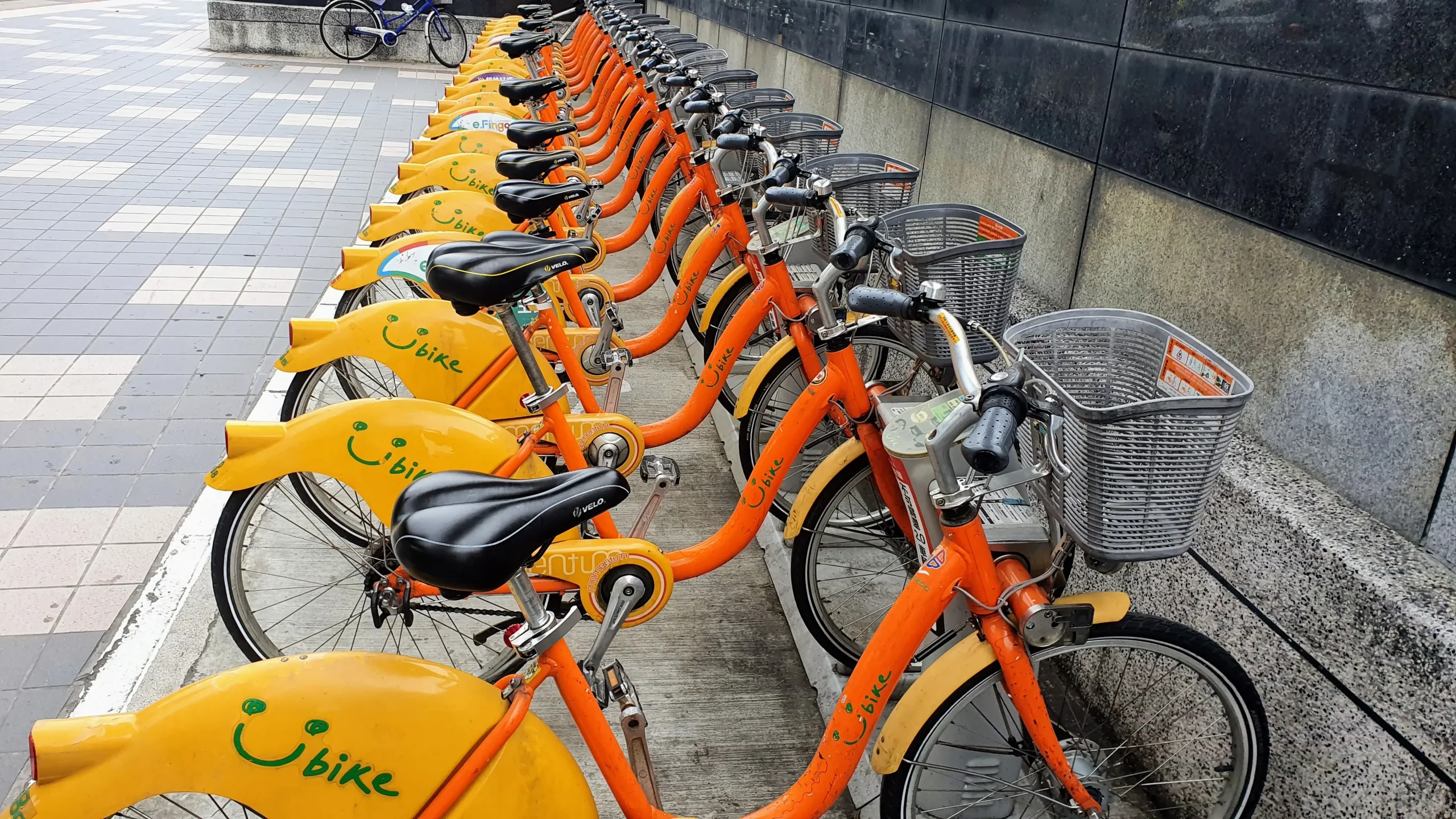 row of youbike 1.0 bikes