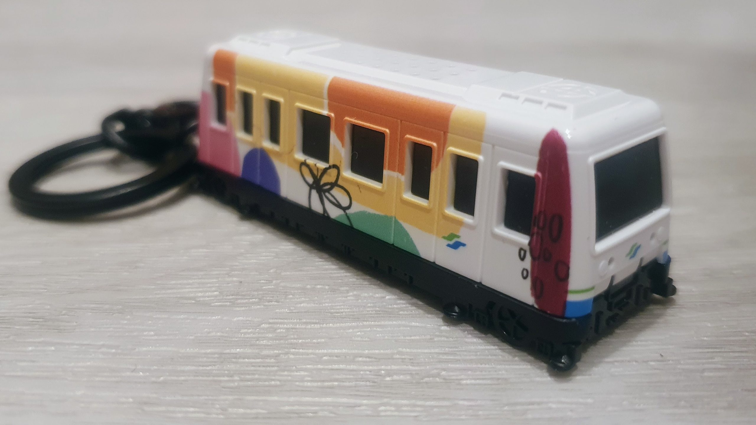 an easycard in the shape of a taipei mrt cart